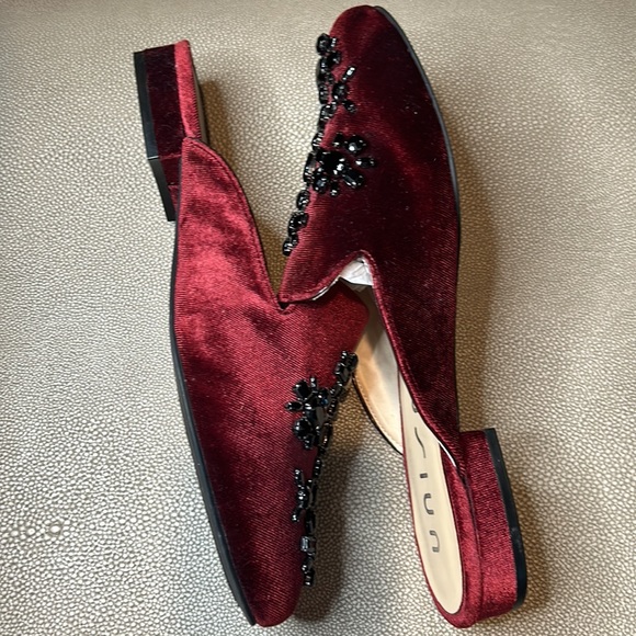 Unisa Velvet Slip-on Mules with Black Beaded Accents  (9.5) - Picture 3 of 7